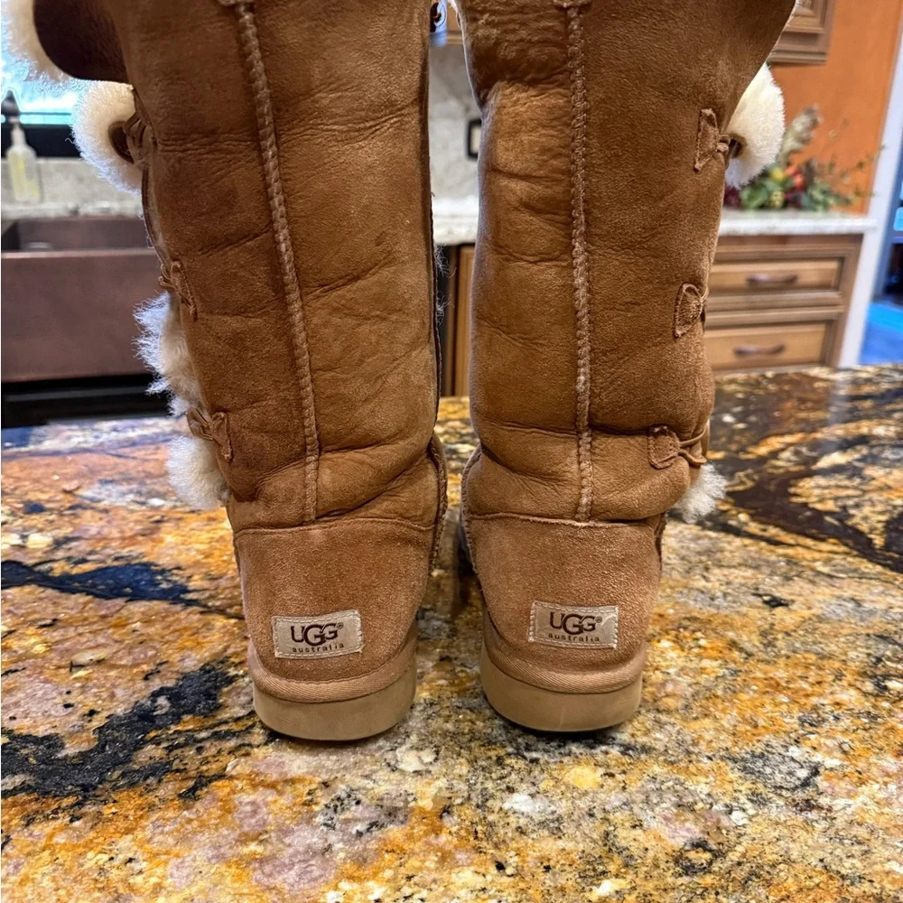 UGG Tan Shearling Winter Boots - Picture 4 of 6